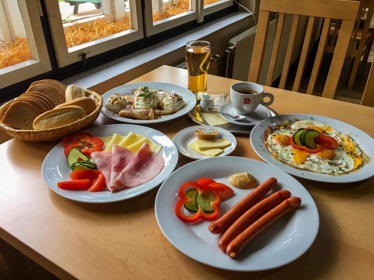 Hotel Dymnik Rumburk Eksteriør billede